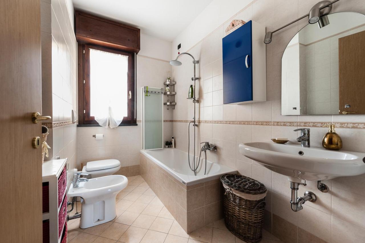 Hostly - Family Home Strada Dell'Olio - Brand New 2Br, 2 Bathrooms With Ac Cascina Bagian luar foto